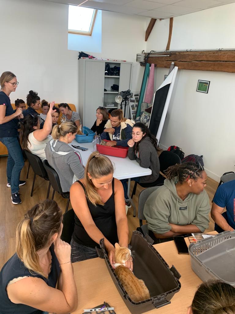 Eudiants de l'OAA en salle